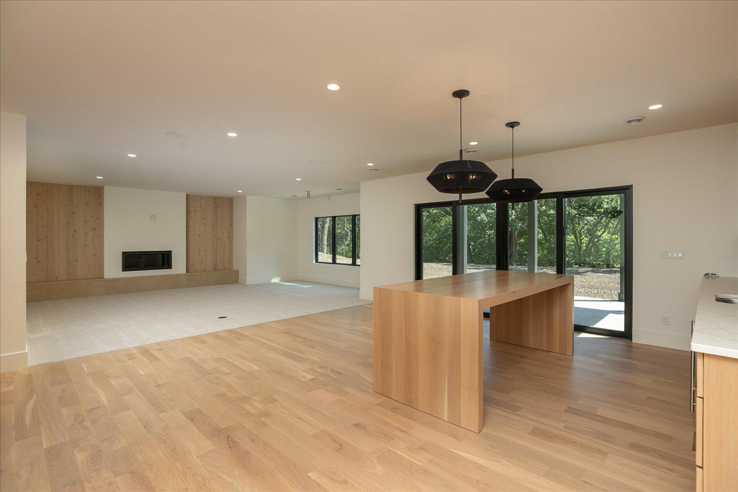 46-44-Family Room.jpg