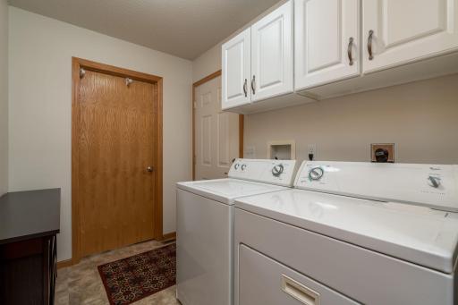 25-web-or-mls-129-cameo-ln.jpg