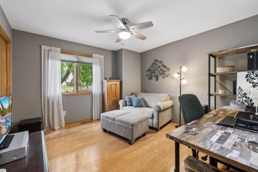 1736 White Oak Drive, Chaska, MN 55318