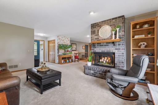 1736 White Oak Drive, Chaska, MN 55318