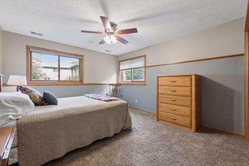 1736 White Oak Drive, Chaska, MN 55318