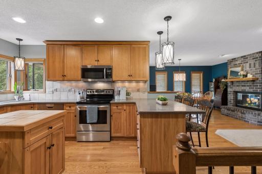 1736 White Oak Drive, Chaska, MN 55318