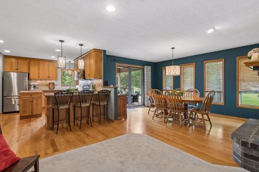 1736 White Oak Drive, Chaska, MN 55318