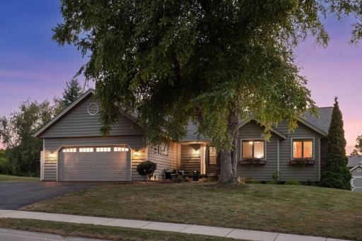 1736 White Oak Drive, Chaska, MN 55318