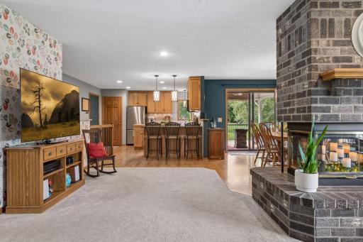 1736 White Oak Drive, Chaska, MN 55318