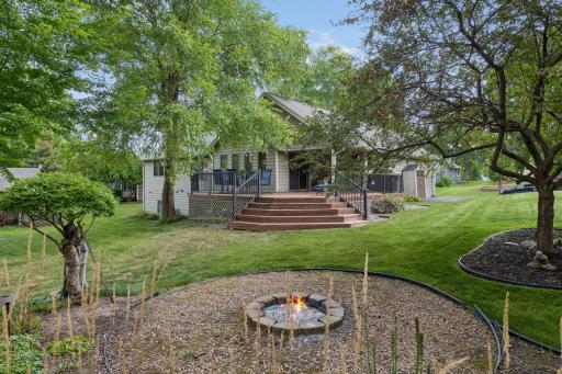 1736 White Oak Drive, Chaska, MN 55318