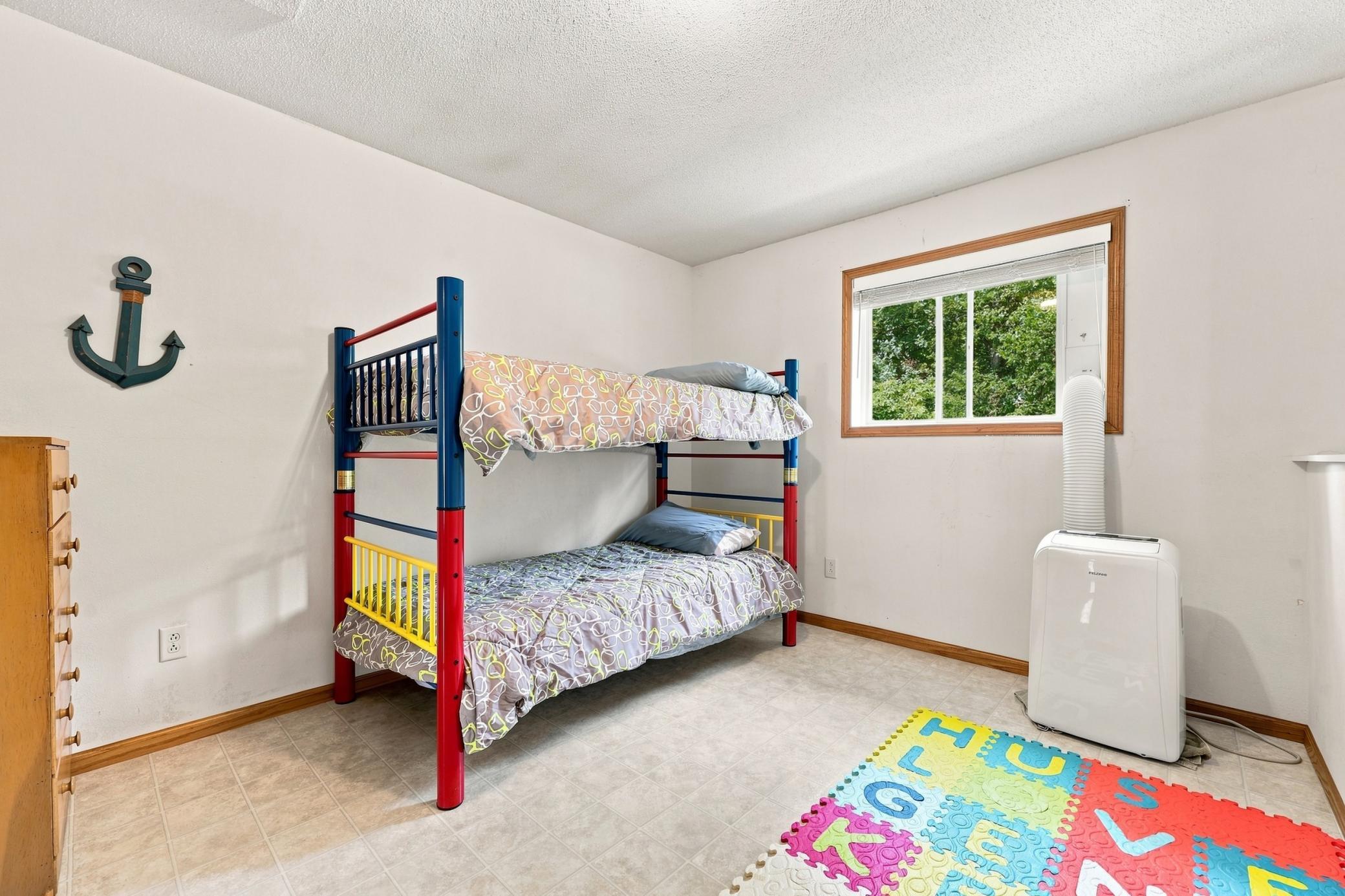 Upstairs bedroom 2