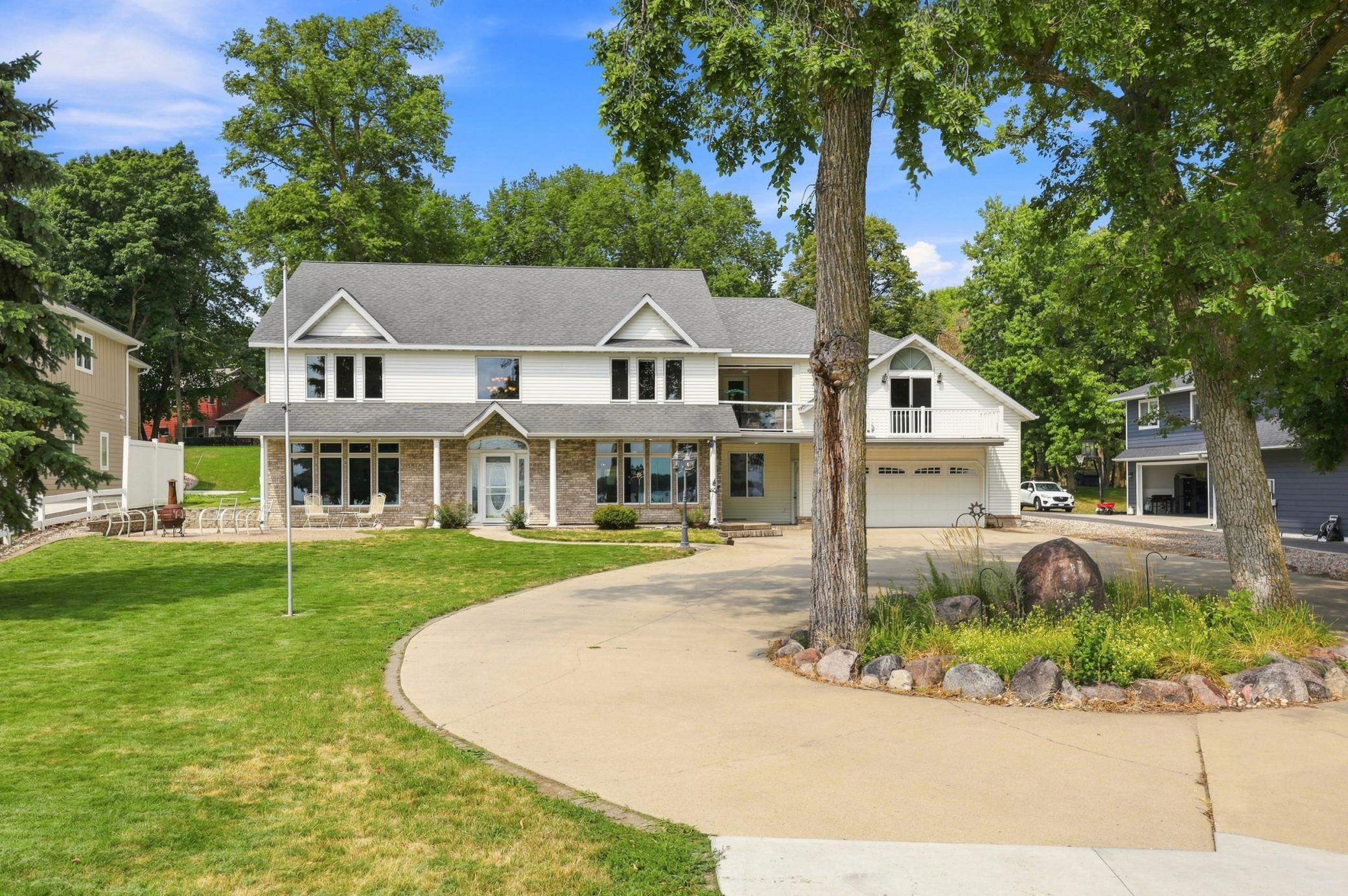 Property photo for 1082 W Lake Drive, Detroit Lakes, MN 56501