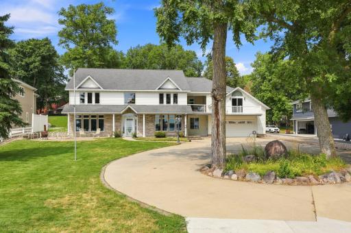1082 W Lake Drive, Detroit Lakes, MN 56501