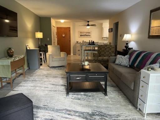 2720 Dale Street N, C113, Roseville, MN 55113