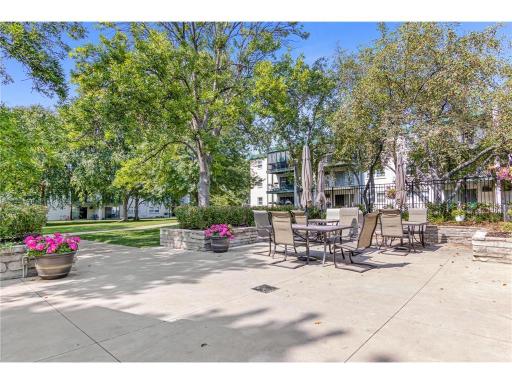 2720 Dale Street N, C113, Roseville, MN 55113