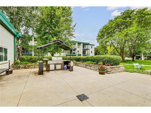 2720 Dale Street N, C113, Roseville, MN 55113