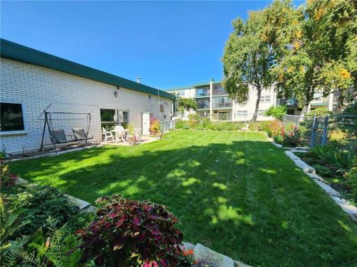 2720 Dale Street N, C113, Roseville, MN 55113