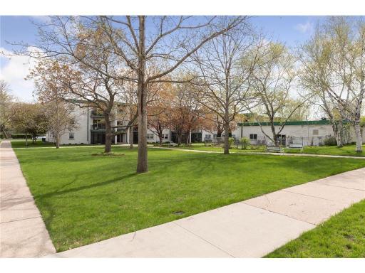 2720 Dale Street N, C113, Roseville, MN 55113