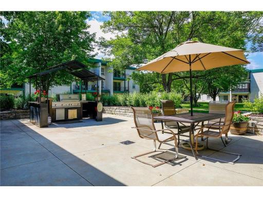2720 Dale Street N, C113, Roseville, MN 55113