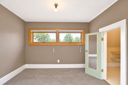 601 Summit Avenue NE, Staples, MN 56479
