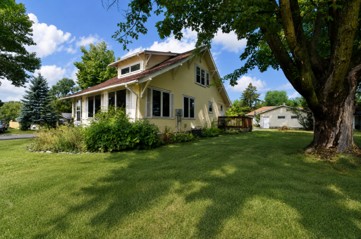 601 Summit Avenue NE, Staples, MN 56479