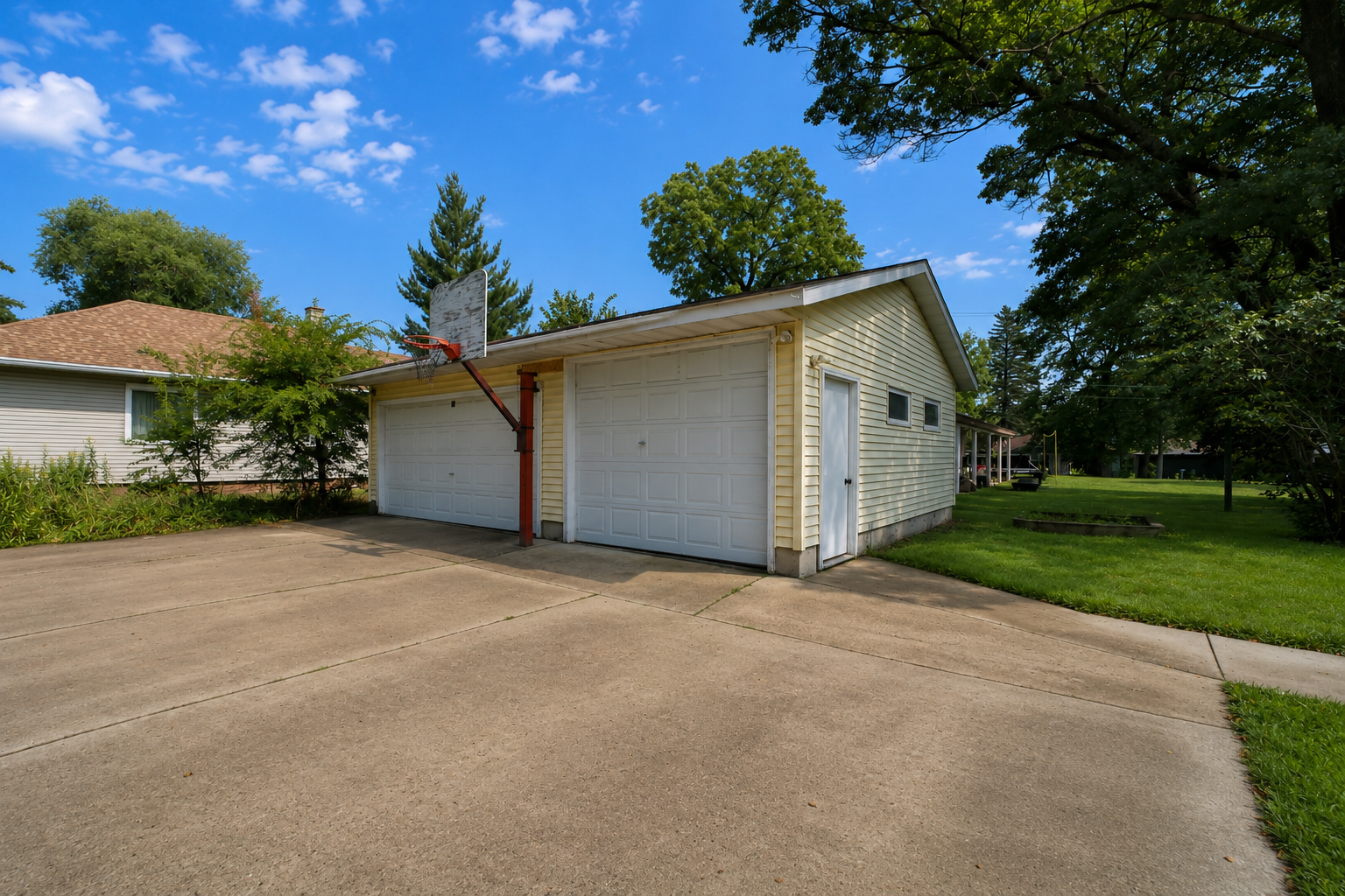 3 Car Garage