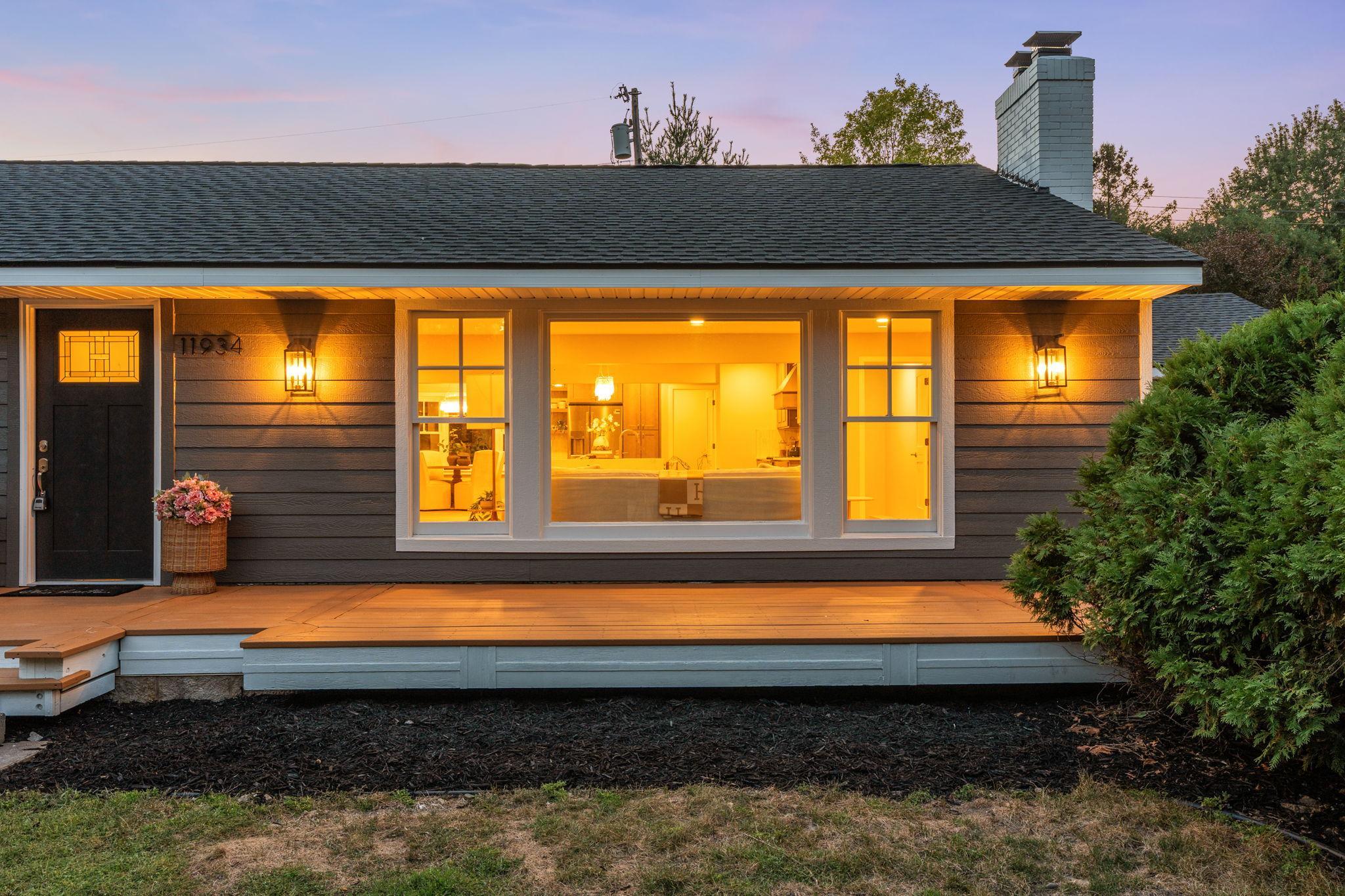 3-web-or-mls-Twilight 3.jpg