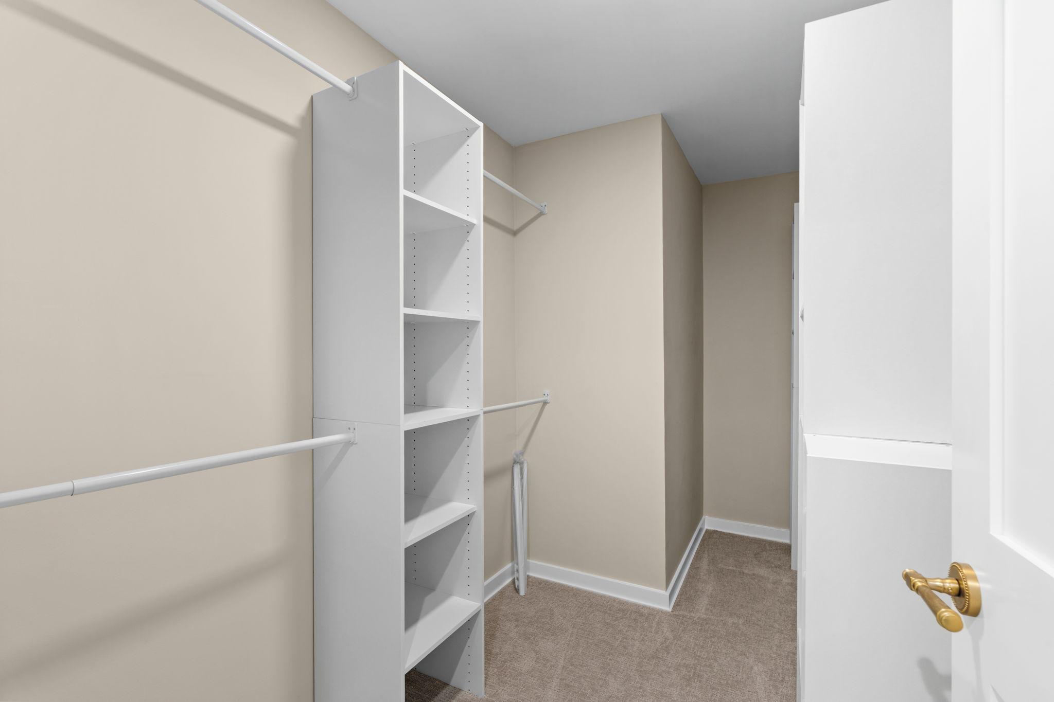 60-web-or-mls-11934 James Rd-52.jpg