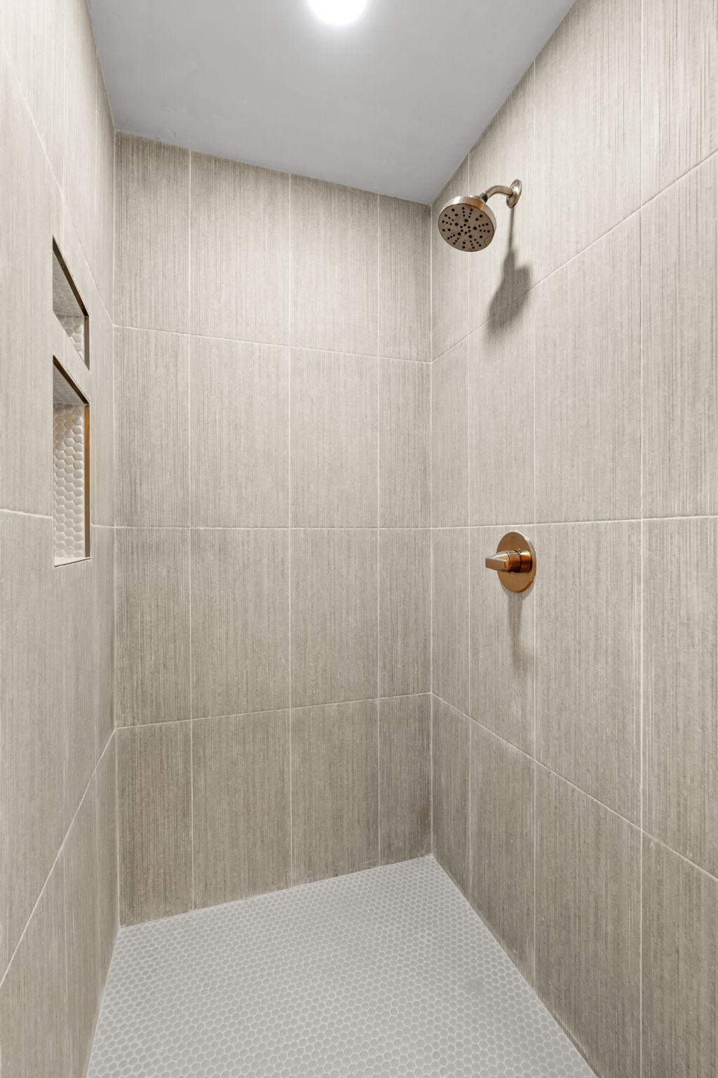 59-web-or-mls-11934 James Rd-51.jpg