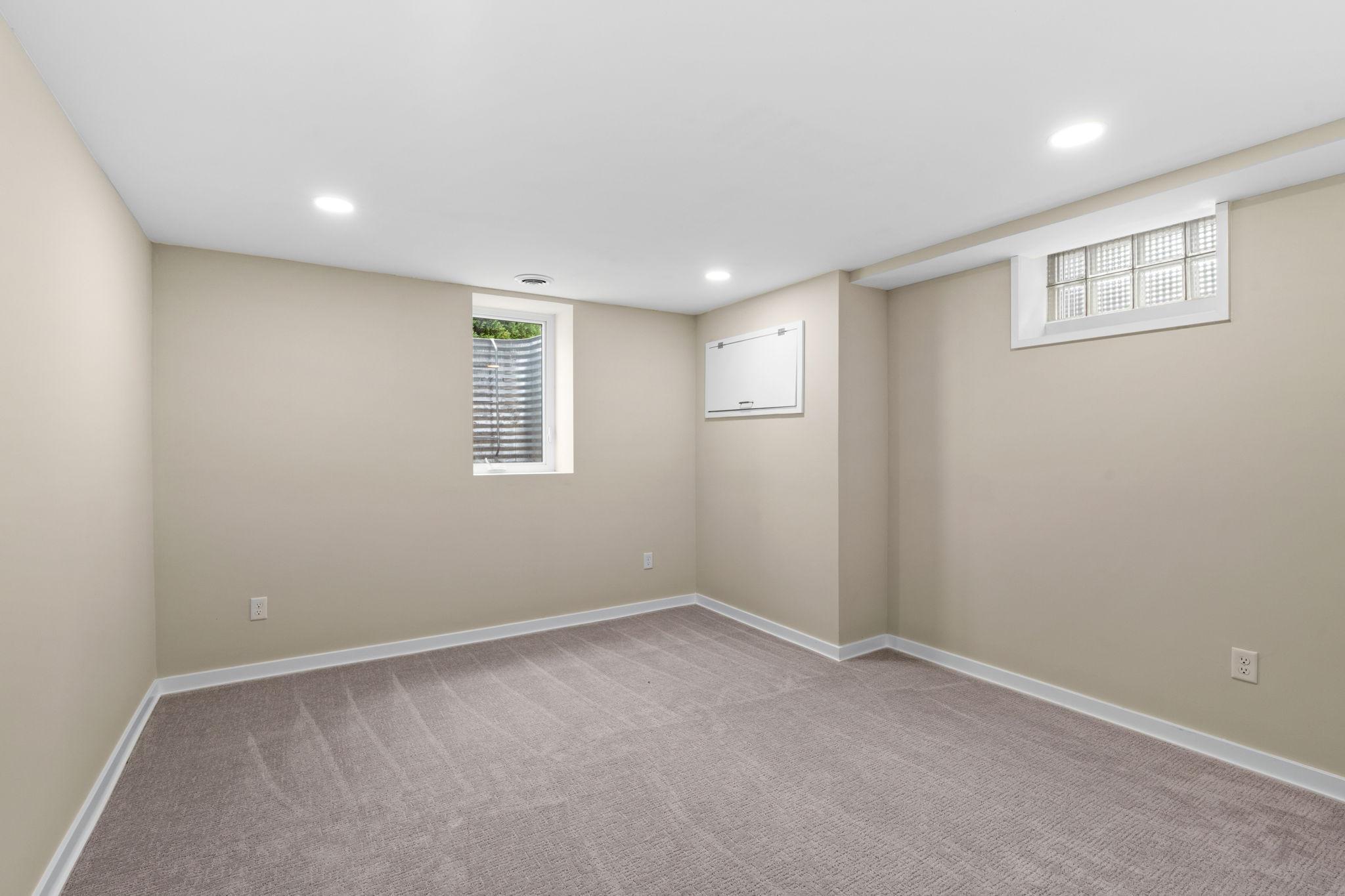 74-web-or-mls-11934 James Rd-66.jpg