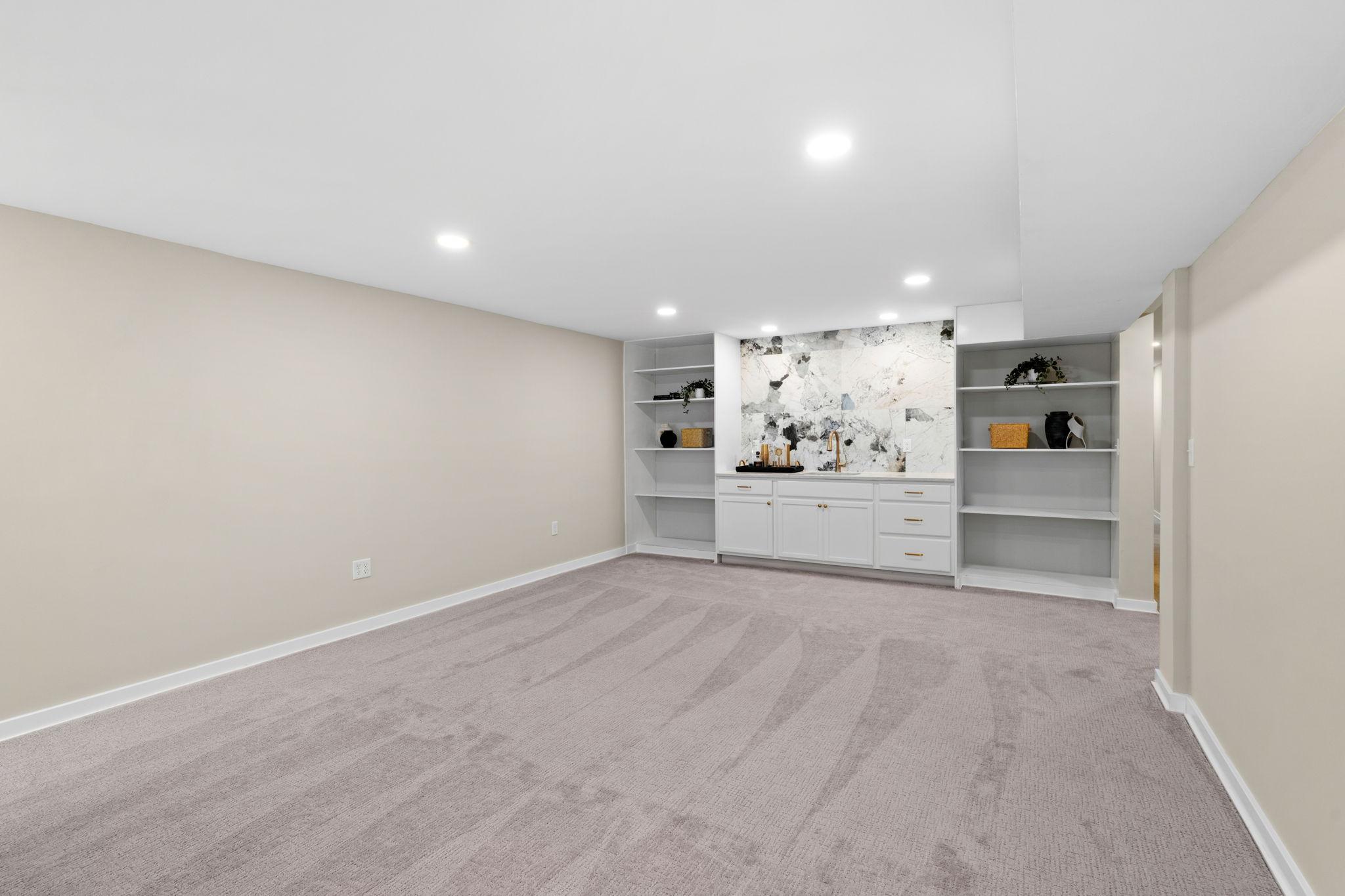 67-web-or-mls-11934 James Rd-59.jpg