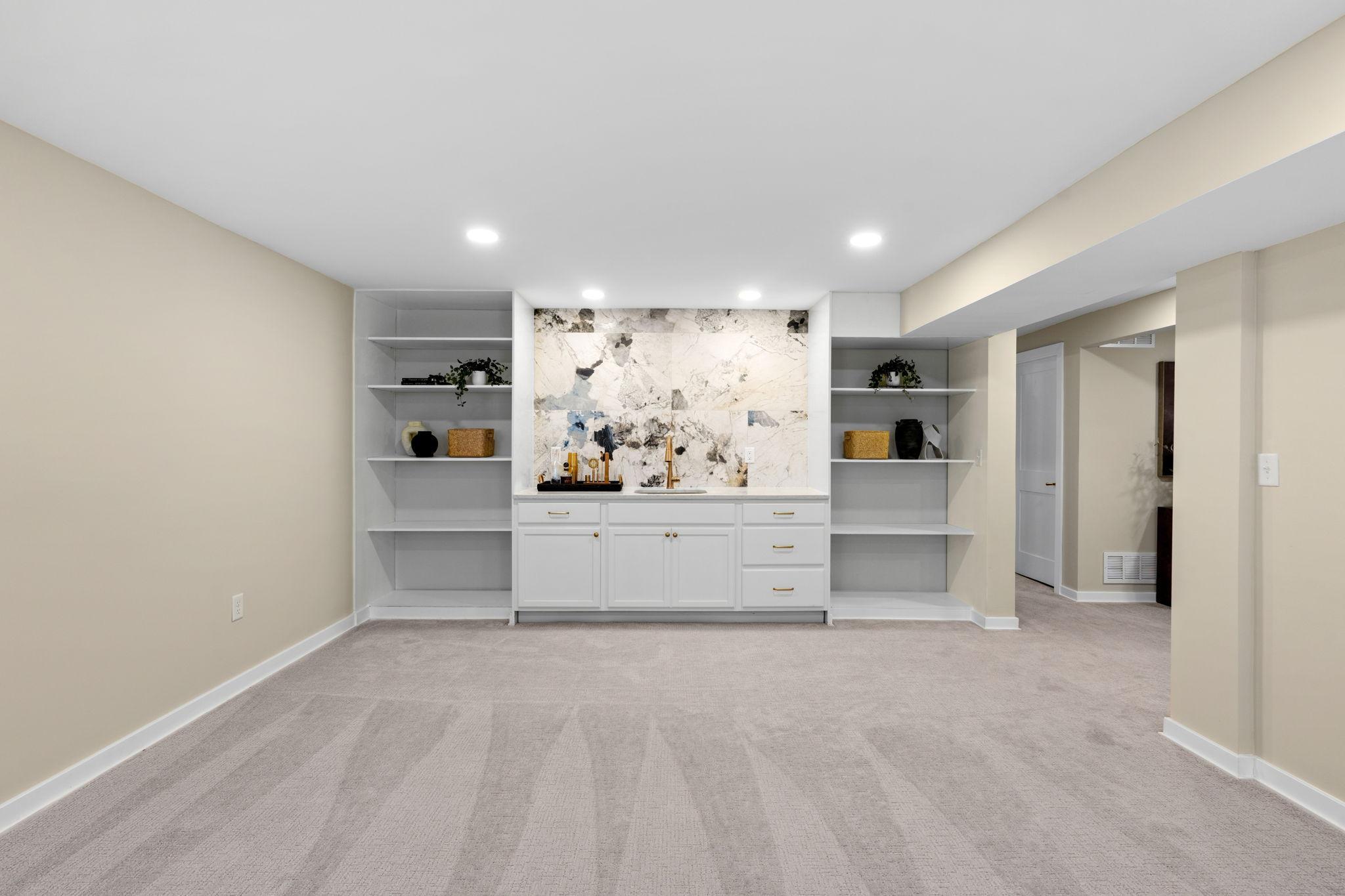 68-web-or-mls-11934 James Rd-60.jpg