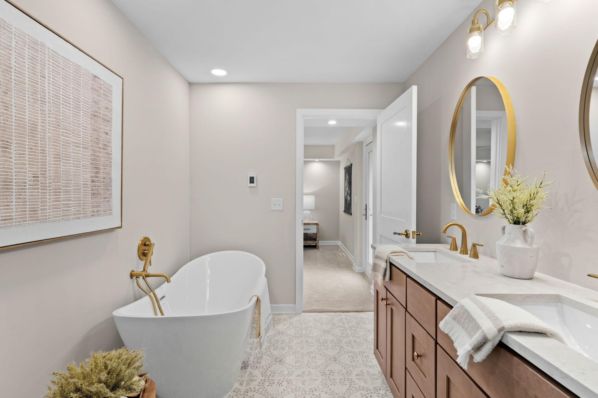 57-web-or-mls-11934 James Rd-49.jpg