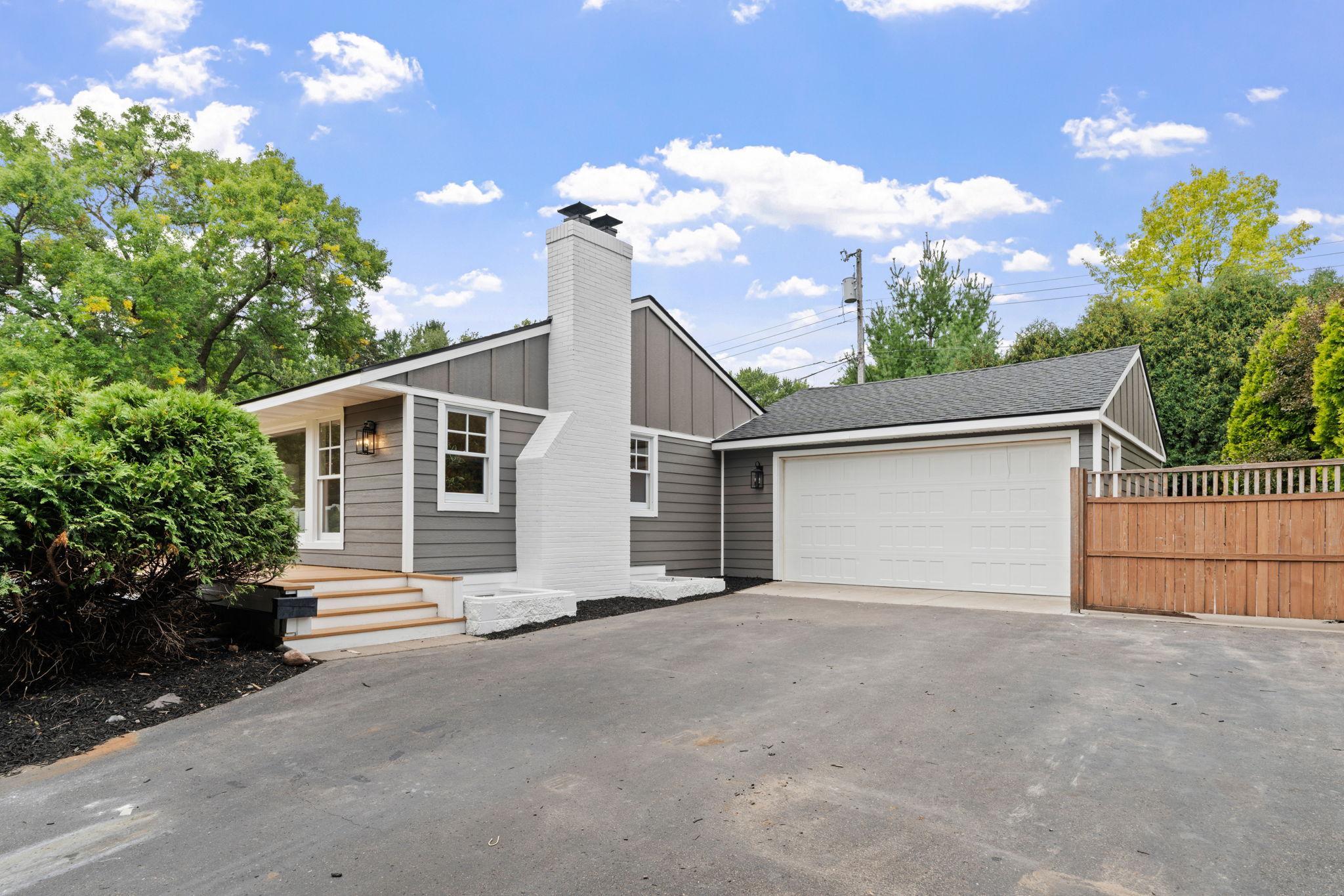 13-web-or-mls-11934 James Rd-5.jpg