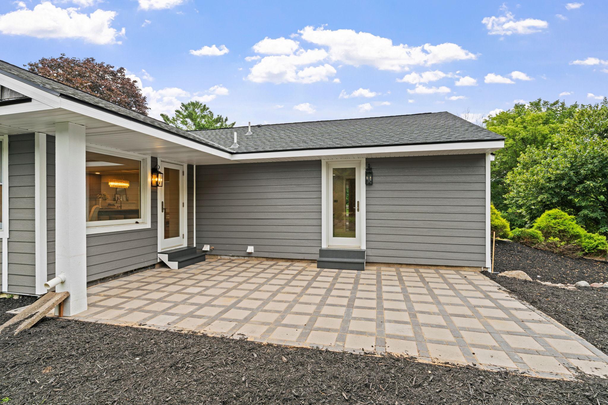 21-web-or-mls-11934 James Rd-13.jpg