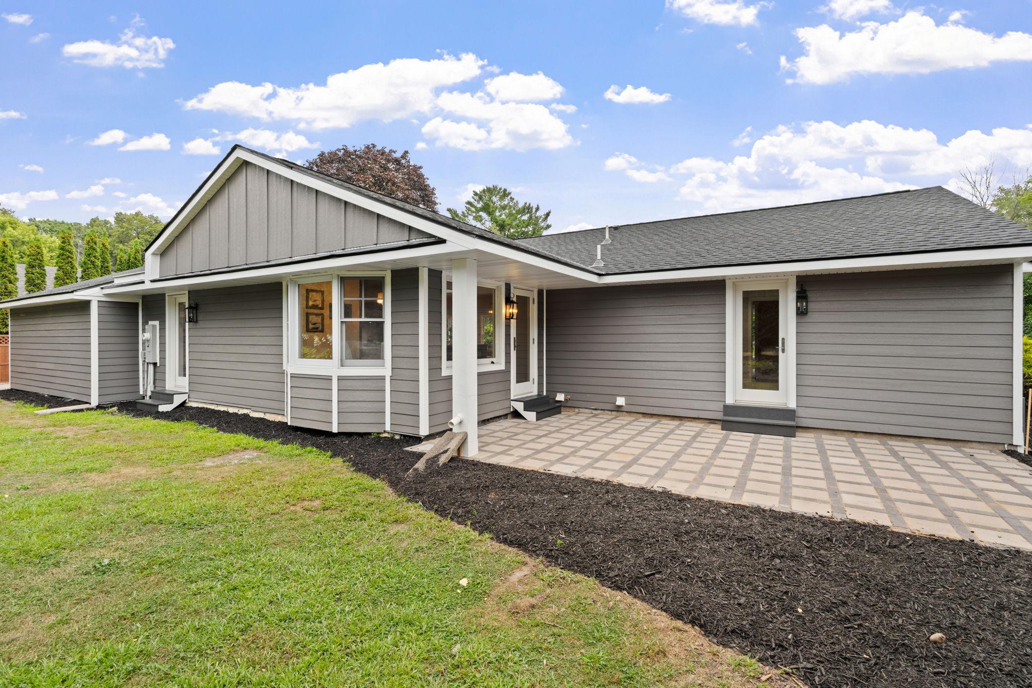 19-web-or-mls-11934 James Rd-11.jpg
