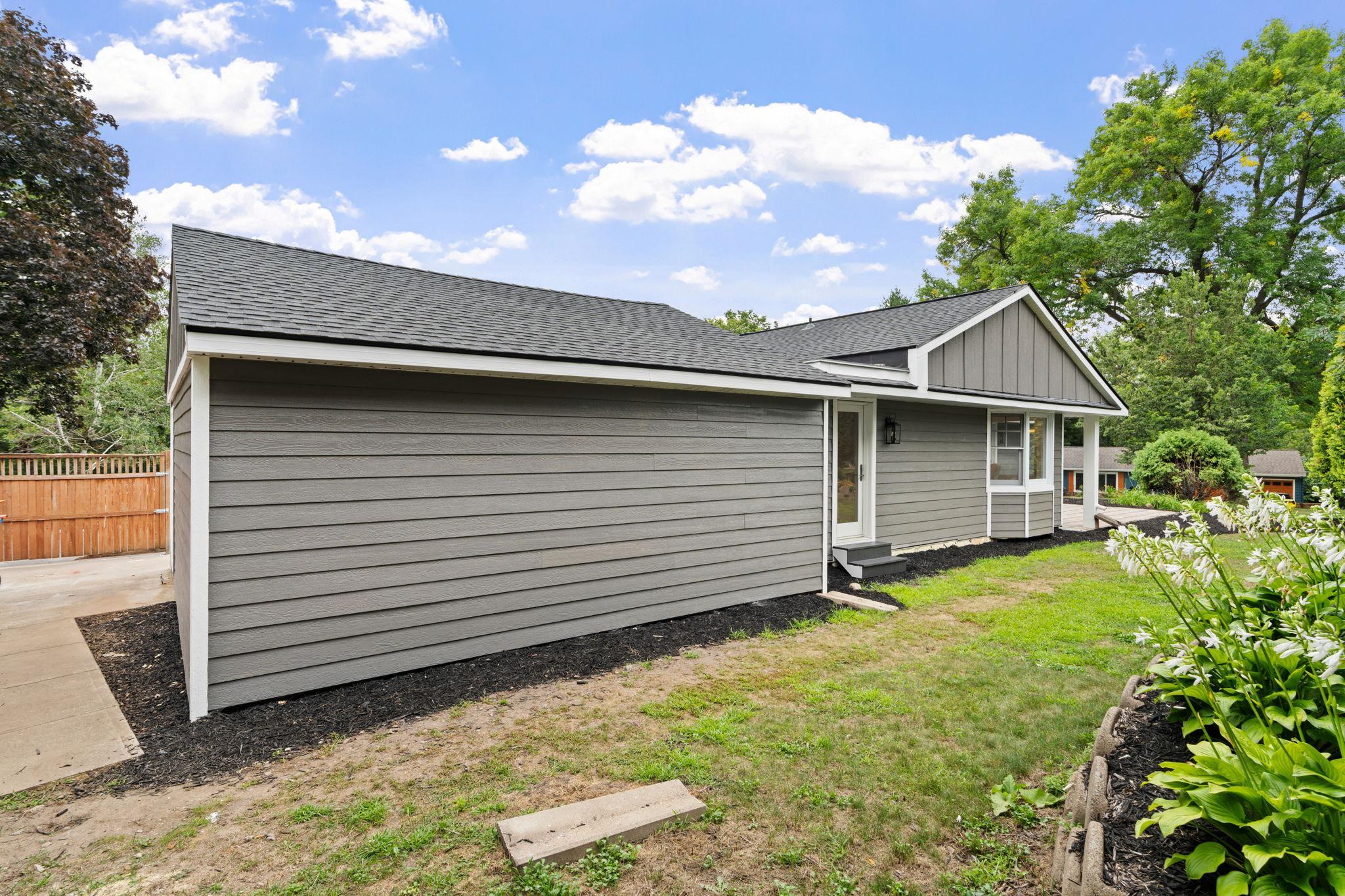 18-web-or-mls-11934 James Rd-10.jpg