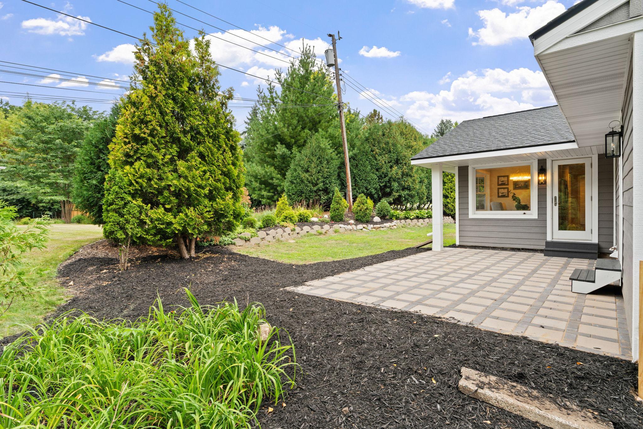 22-web-or-mls-11934 James Rd-14.jpg