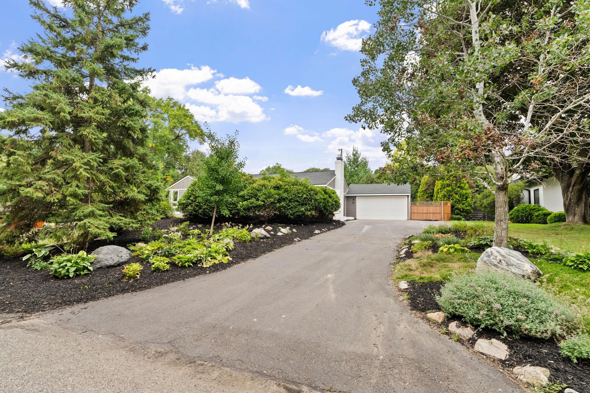 12-web-or-mls-11934 James Rd-4.jpg