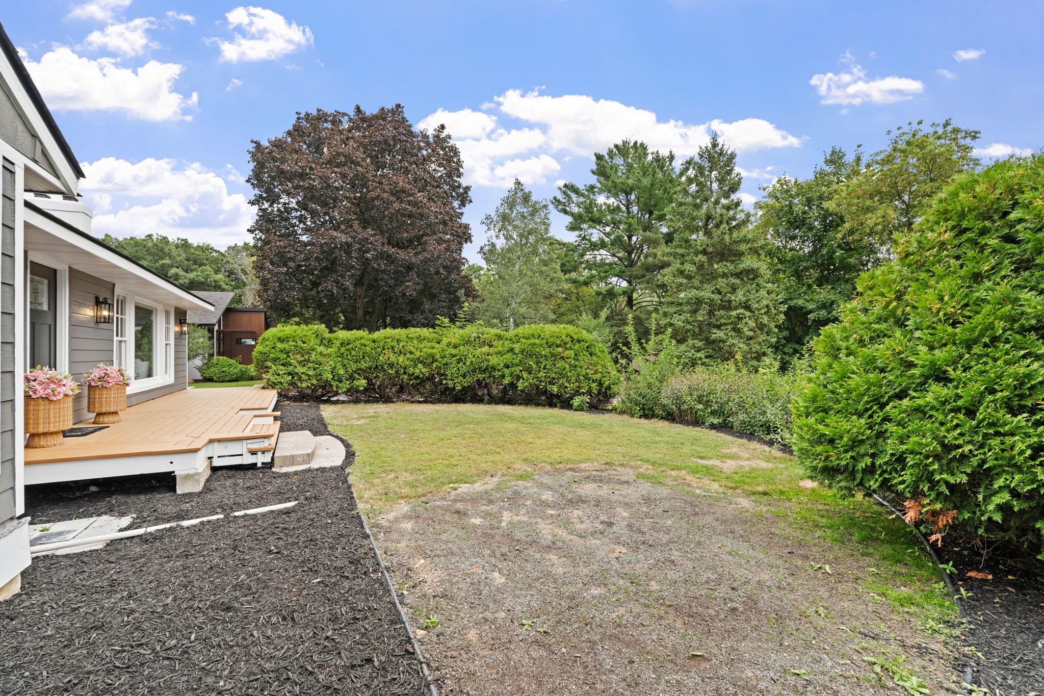 15-web-or-mls-11934 James Rd-7.jpg