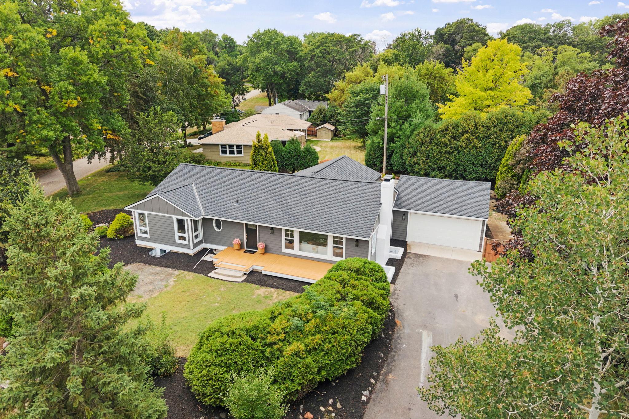 23-web-or-mls-11934 James Rd-15.jpg