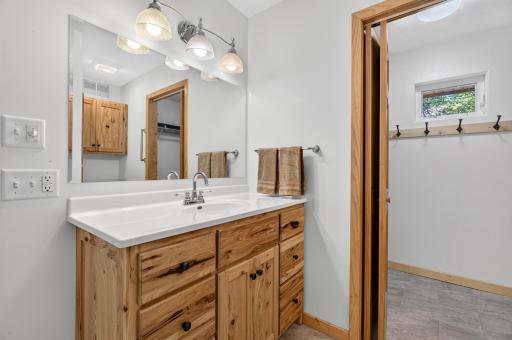 313 - Ensuite bathroom