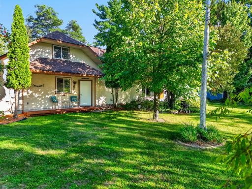 313 - porch & yard