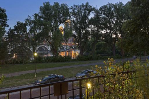 192 Bank Street SE, Minneapolis, MN 55414