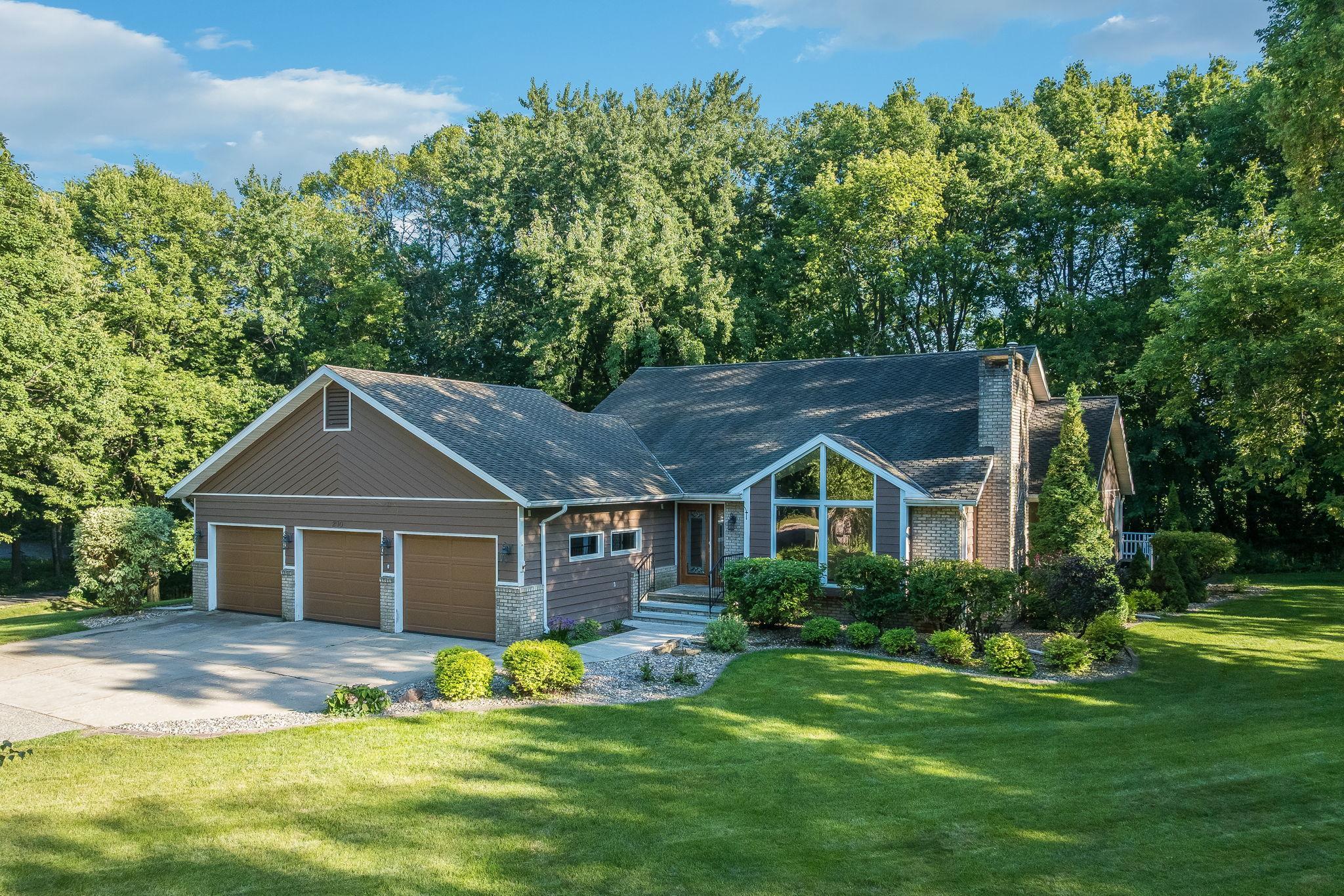 200 Greenwood Drive Mankato MN-1.jpg