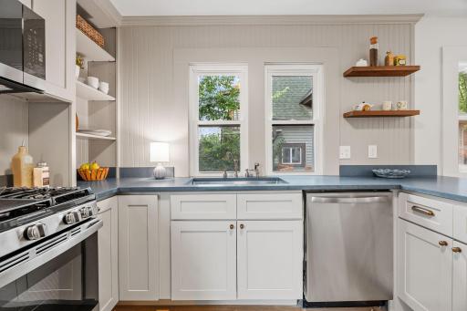 Custom Cabinets, Stainless Appliances