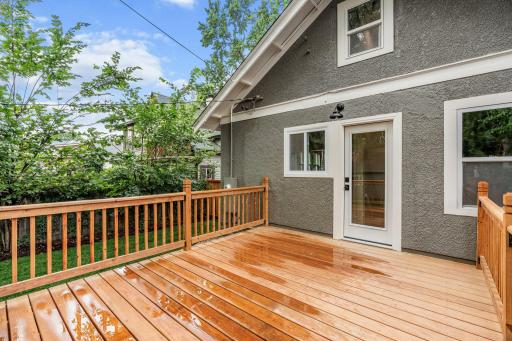 Deck, Perfect For Entertaining