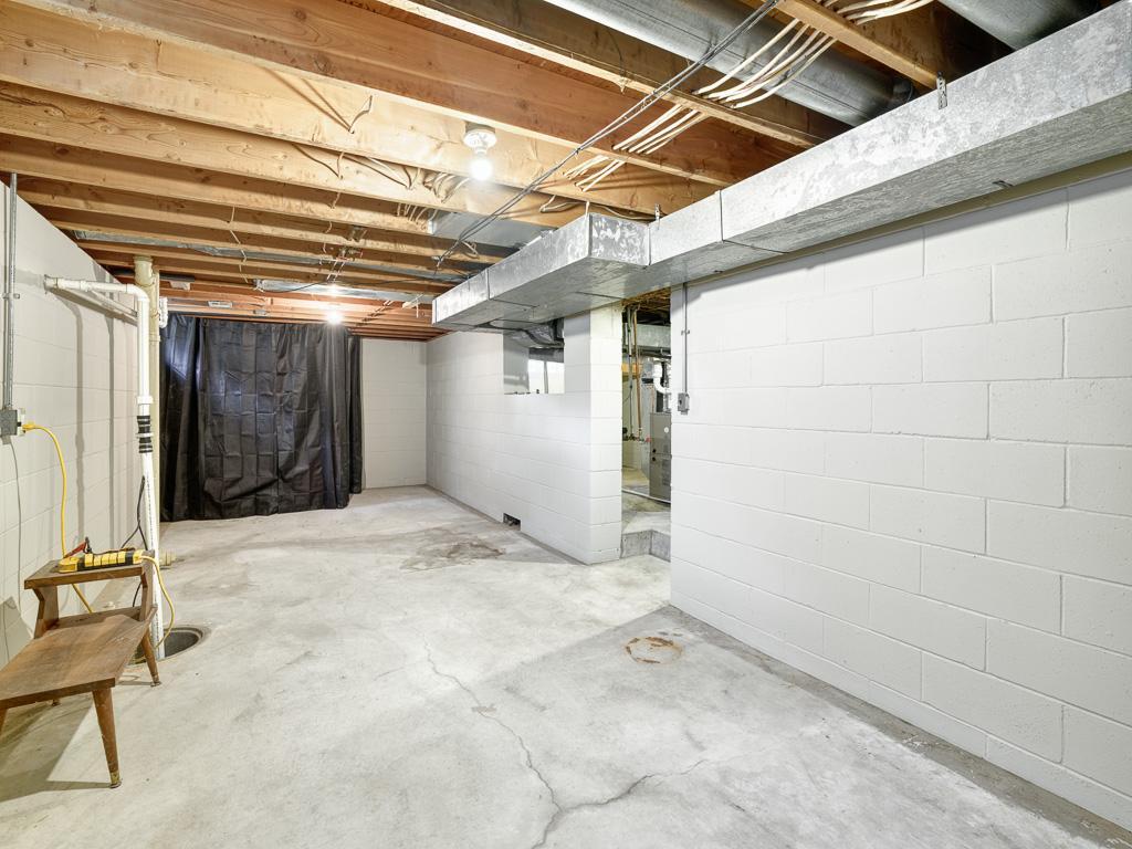 15 - Basement.jpg