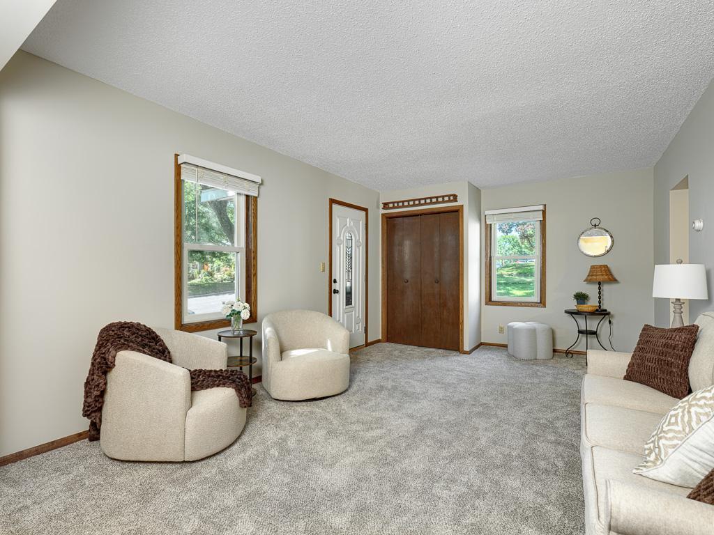 3 - Living Room.jpg