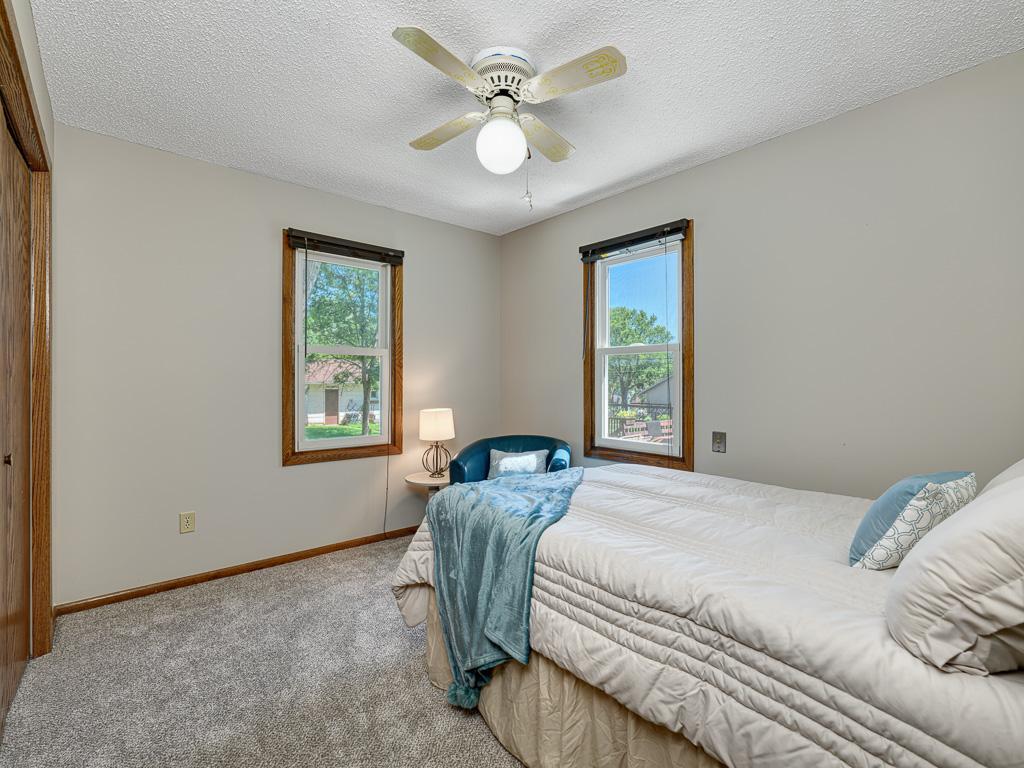 9 - Bedroom.jpg