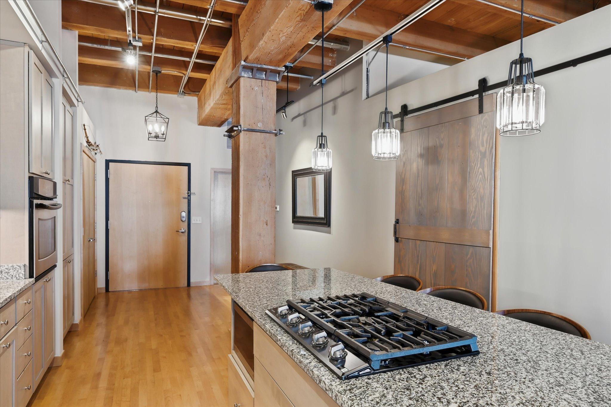14-607 Washington Ave S _202 [3317029]- 014.jpg