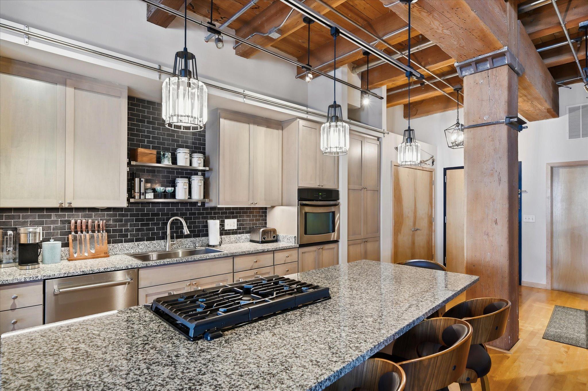 17-607 Washington Ave S _202 [3317029]- 017.jpg
