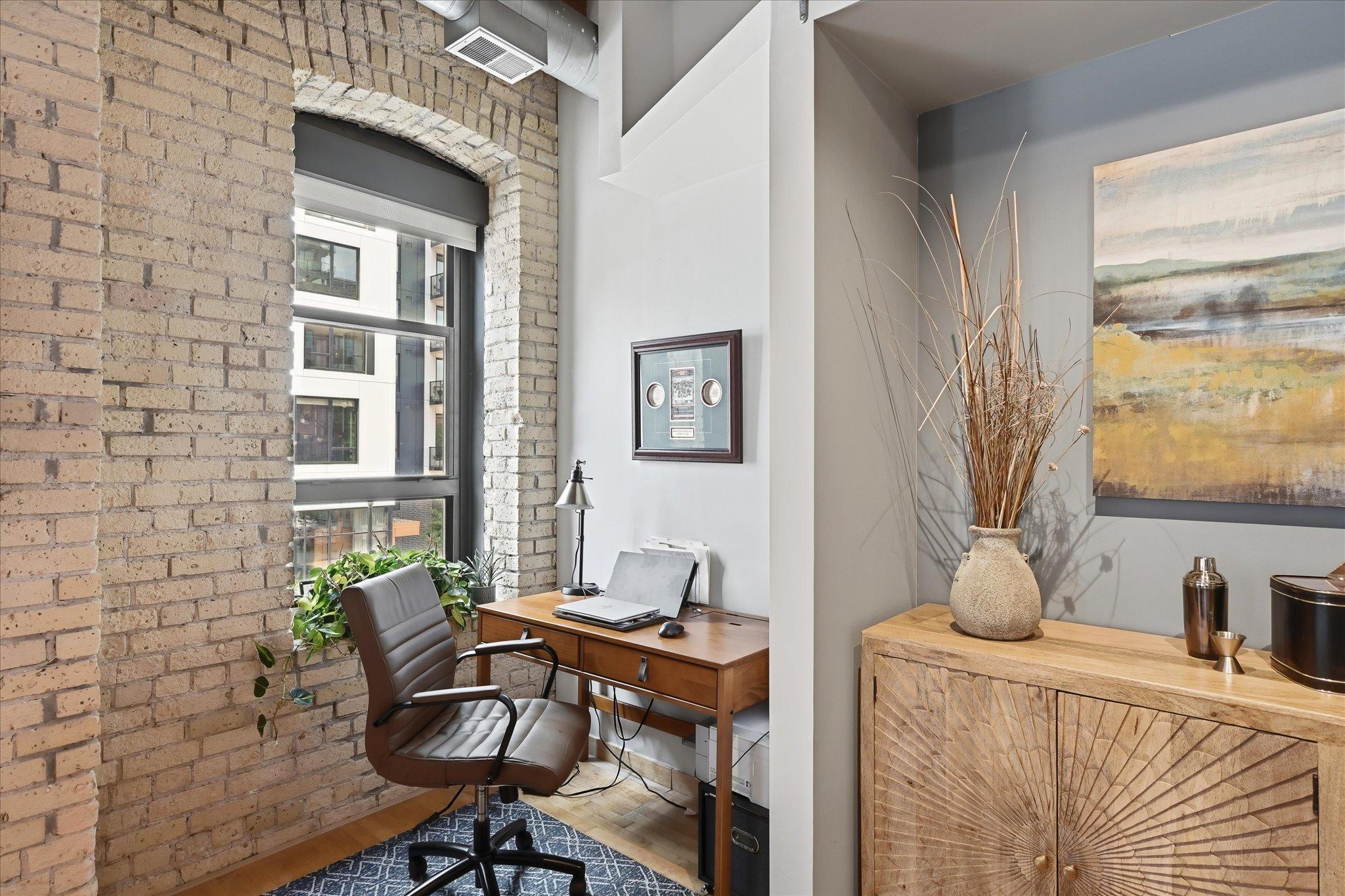 22-607 Washington Ave S _202 [3317029]- 022.jpg