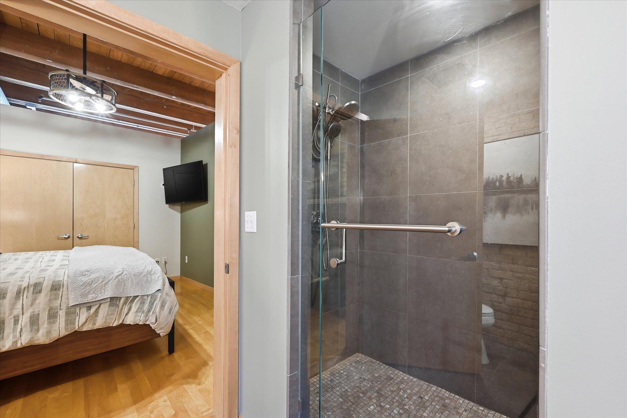 39-607 Washington Ave S _202 [3317029]- 039.jpg